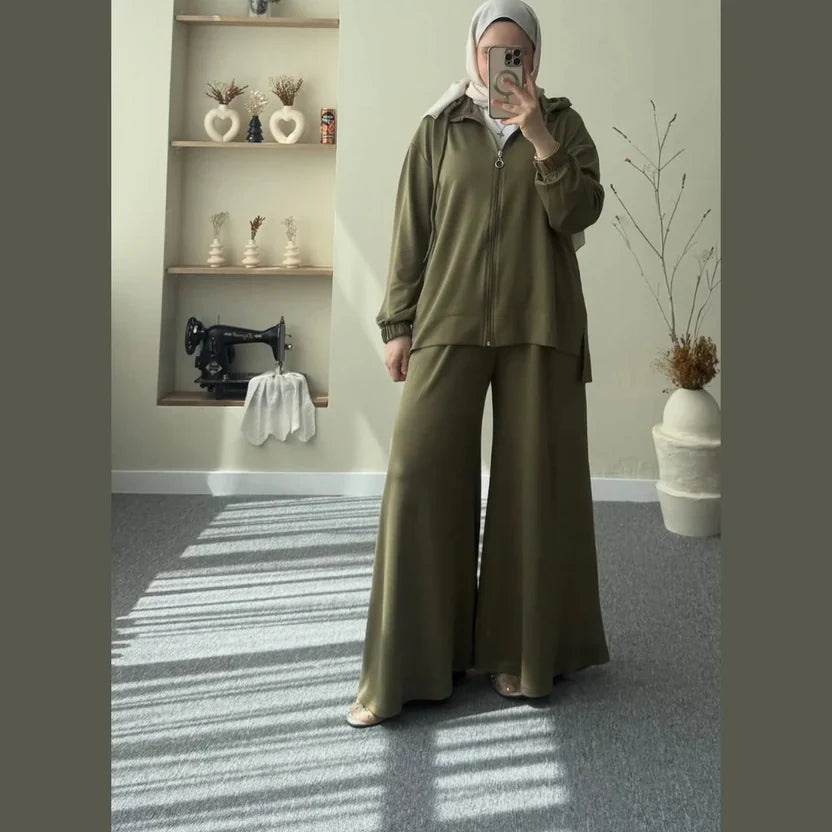 Wide-Leg Bottom Over Size Style Premium Quality Winter 2-Pcs Tracksuit. CWTS-39